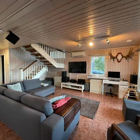 Purnukka - Upeissa Jaervimaisemissa Ulkoporeammeella 库奥皮奥