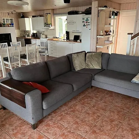 Purnukka - Upeissa Jaervimaisemissa Ulkoporeammeella *