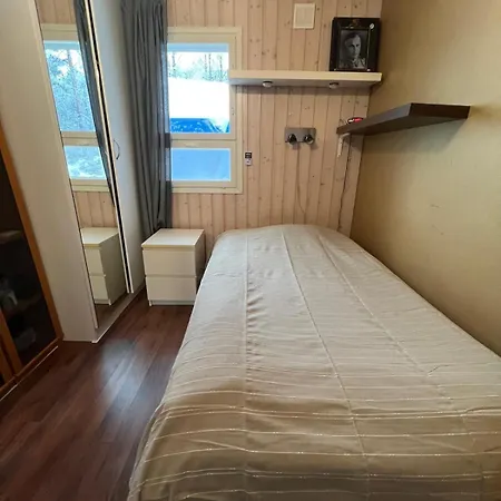 Purnukka - Upeissa Jaervimaisemissa Ulkoporeammeella Villa