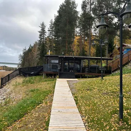 Purnukka - Upeissa Jaervimaisemissa Ulkoporeammeella