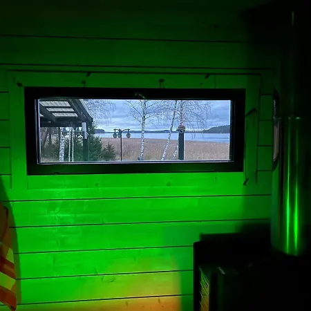 Purnukka - Upeissa Jaervimaisemissa Ulkoporeammeella *