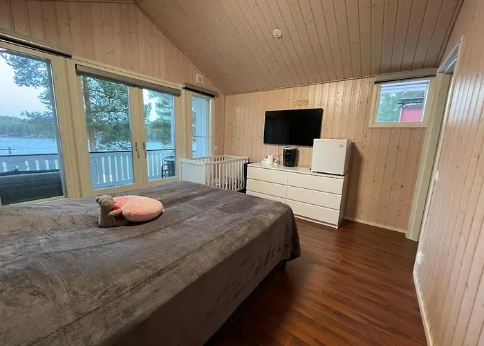 Purnukka - Upeissa Jaervimaisemissa Ulkoporeammeella Villa *