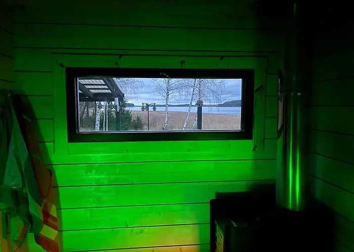 Purnukka - Upeissa Jaervimaisemissa Ulkoporeammeella *